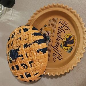 Vintage Pie Keeper